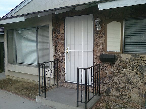 2nd image of 817 Saugerties Ave