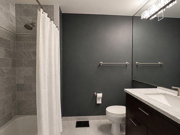 5th image of 345 N La Salle Dr APT 4405