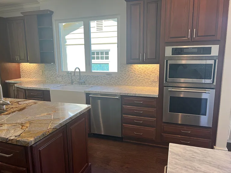 2108 Hillside Dr — Photo 12