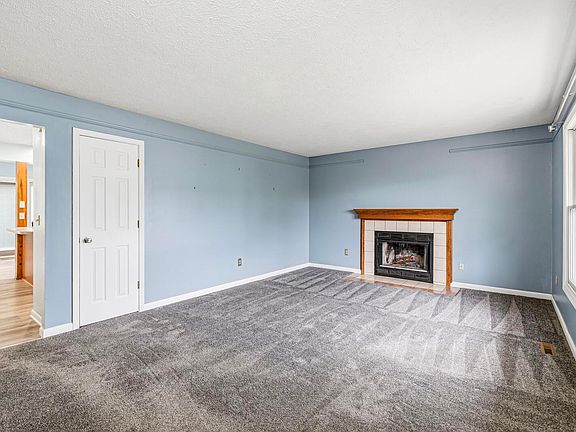 3rd image of 4205 Foxfire Dr