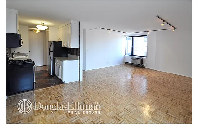 Rented by Douglas Elliman | media 4