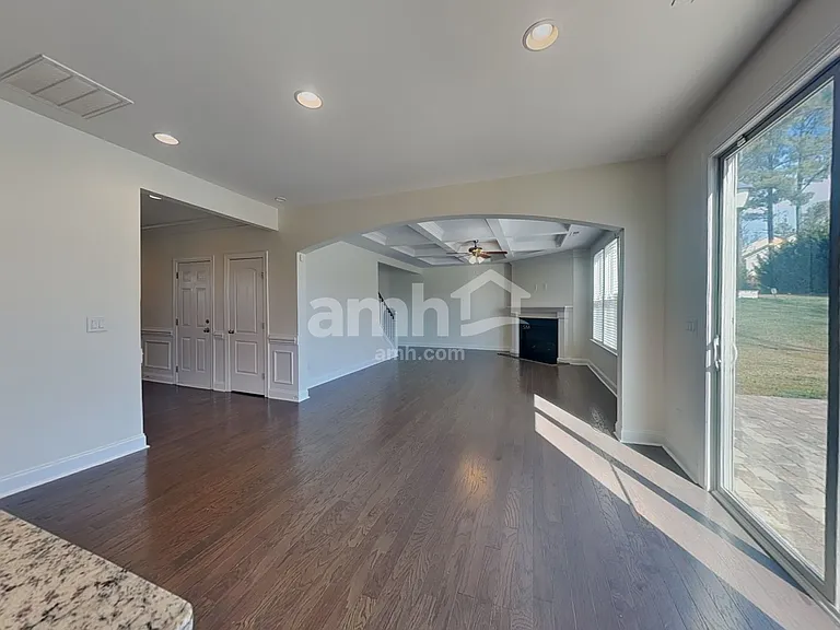 10075 Fox Trotter Ln — Photo 8