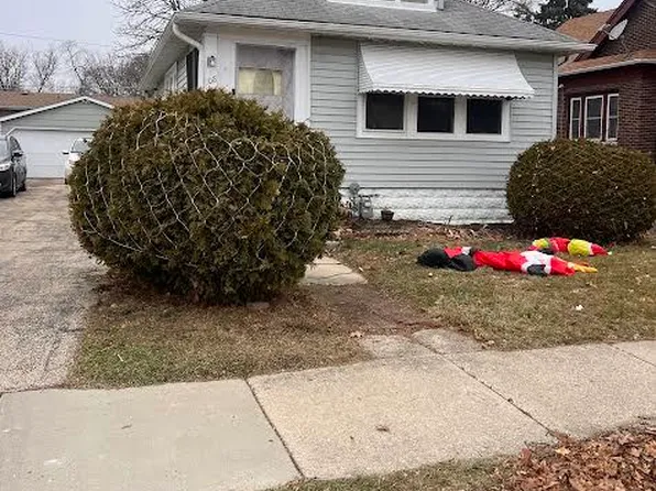 108 Dorchester Ct, Waukegan, IL 60085