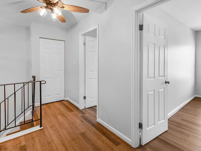 14318 S Shore Ct — Photo 25