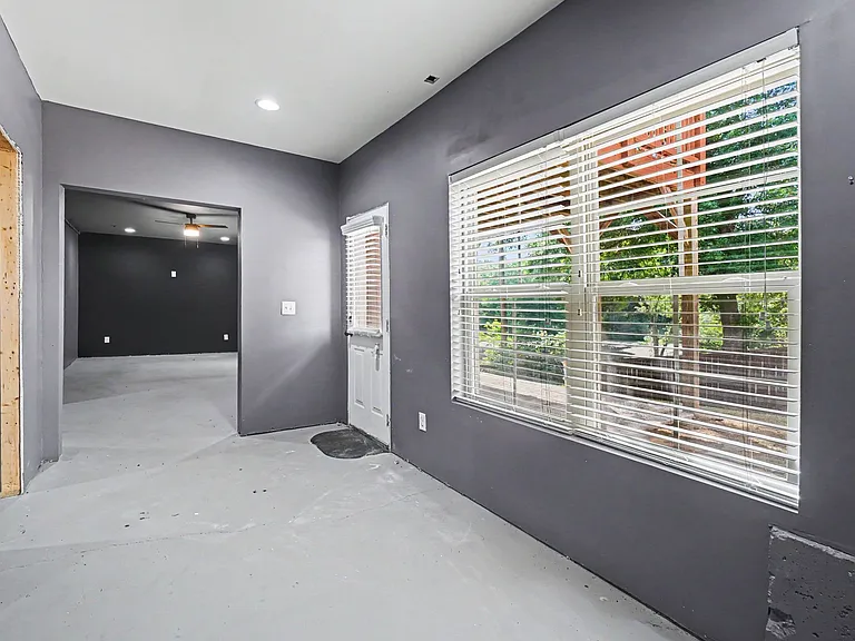 333 Summit Village Dr — Photo 10