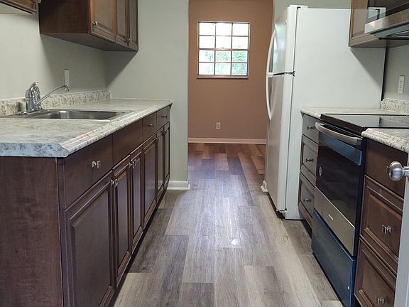 5th image of 724 SE Eloise Ave #102