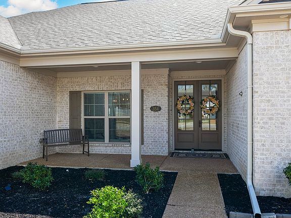 3rd image of 354 George Ellis Dr