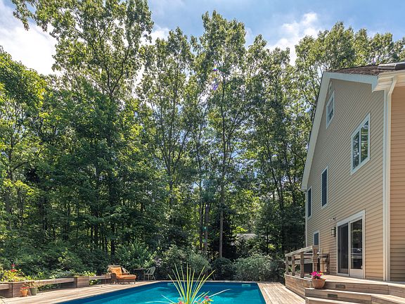 2nd image of 189 Northside Dr