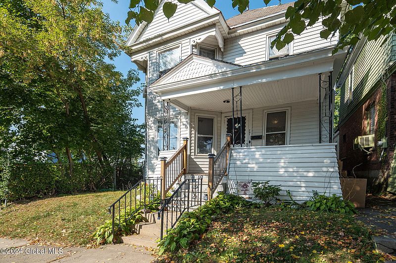 4th image of 721 Mason Street