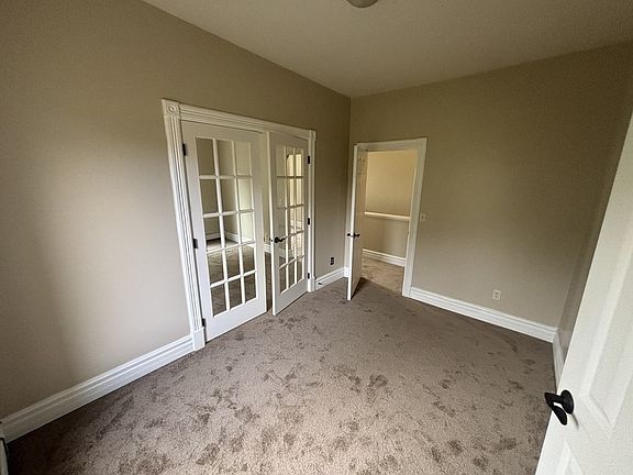 5th image of 15 E 4th St APT B