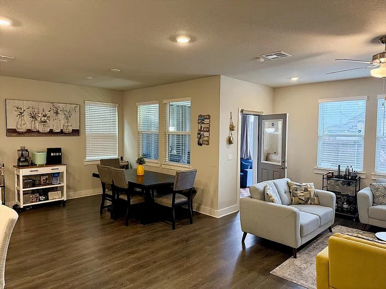 2905 Mary Elizabeth Dr — Photo 12