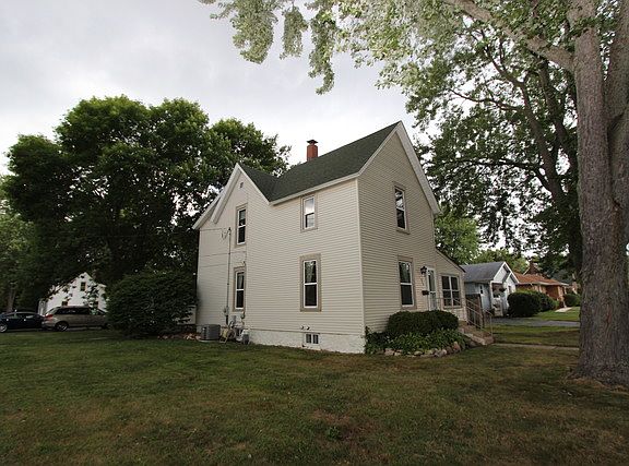 2nd image of 334 E Kimball Ave