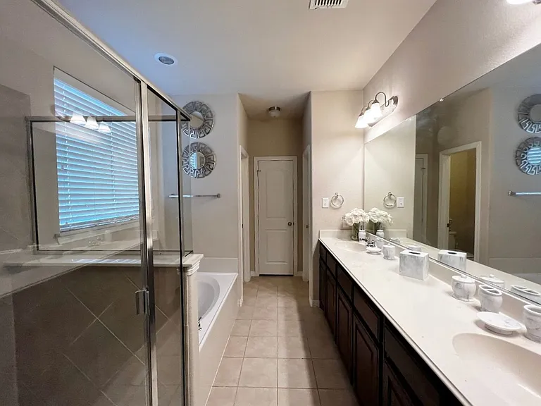 9322 Moon River Dr — Photo 5