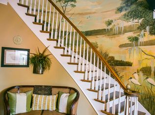 810 Towner Pl, Anchorage, KY 40223