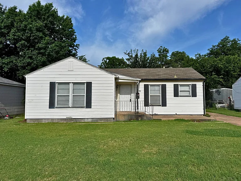 4326 Rhea Rd — Photo 1