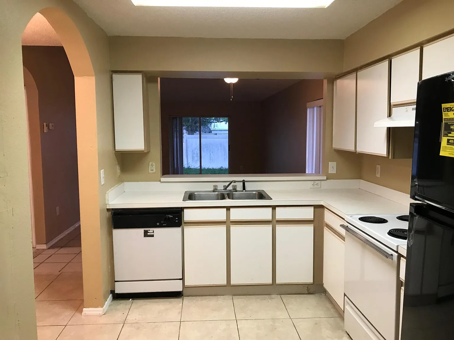 2 bed, 1093 sqft, $1,695 — Photo 3