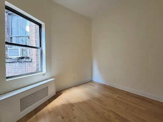 Rented by AZ REALTY NYC LLC | media 21