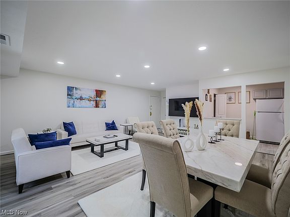 5th image of 2917 N Bay Dr APT M14