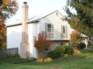 4351 Farm House Ln, Fairfax, VA 22032