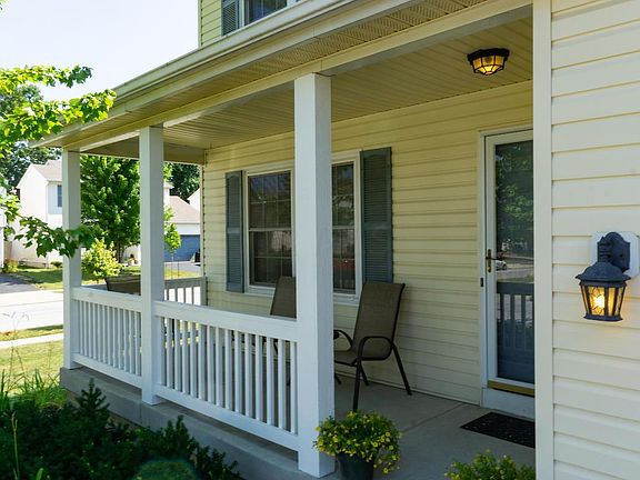 3rd image of 536 Farm Hill Ct