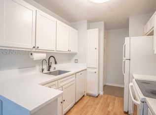 2730 Oak Rd APT 4, Walnut Creek, CA 94597