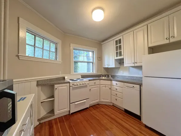 452 Broadway #1, Somerville, MA 02145