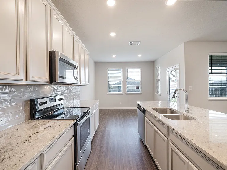 188 Shooting Star Dr — Photo 5