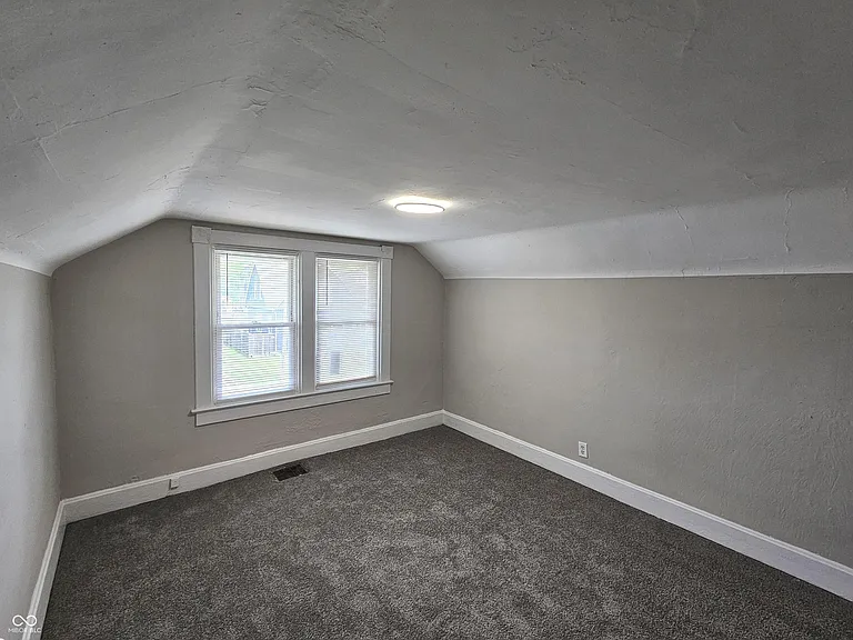 351 Congress Ave — Photo 22