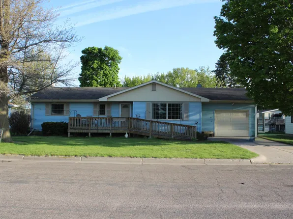 451 1st St SW, Blooming Prairie, MN 55917