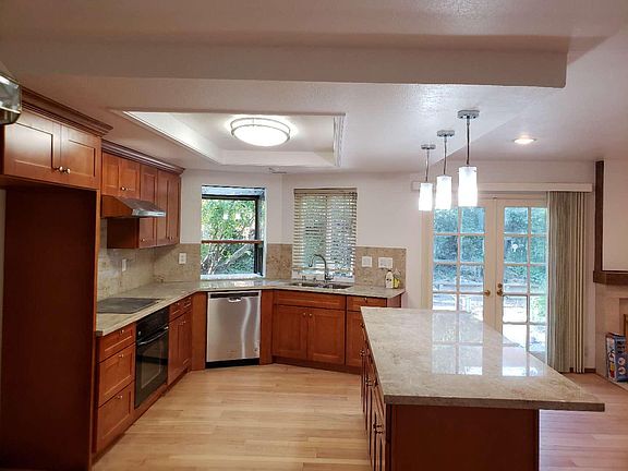3rd image of 20684 Acadia Ct