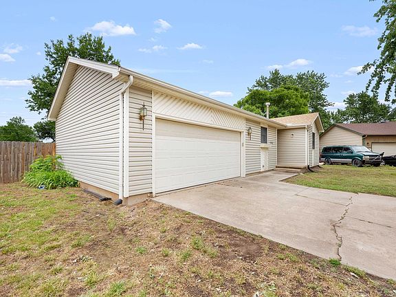 3rd image of 3908 S Gilda Cir