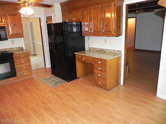 3rd image of 516 Glenwood Dr