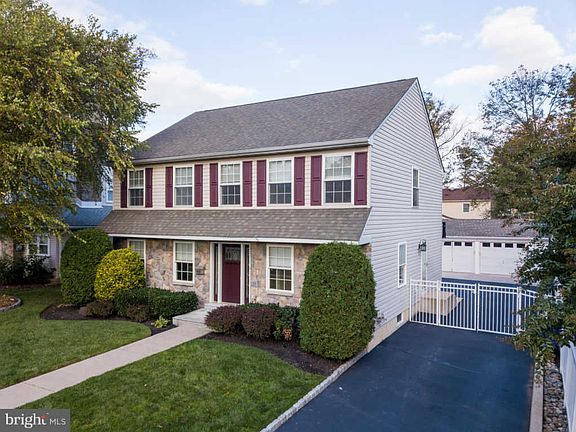3rd image of 821 Childs Ave