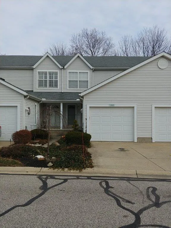 1355 Meadow Run photo 1