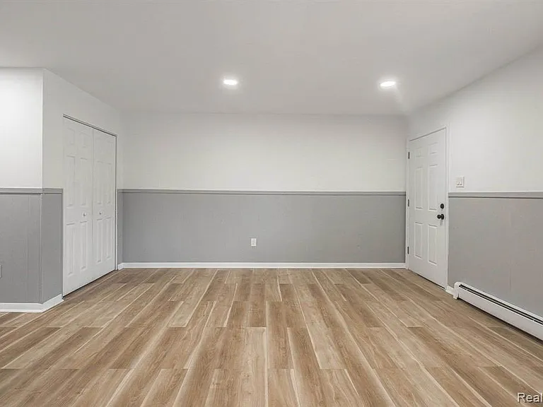 2475 S Commerce Rd #5 — Photo 22
