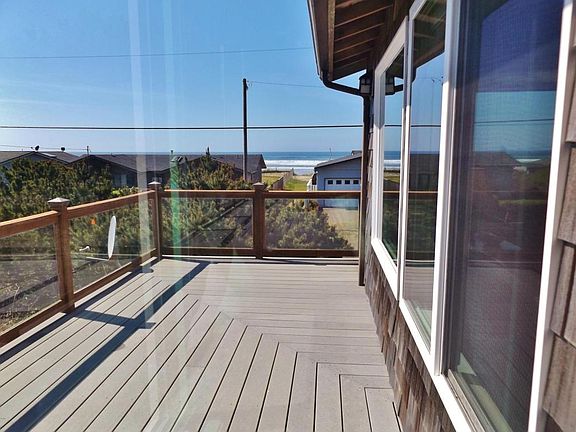 3rd image of 4457 SW Pacific Sands Dr