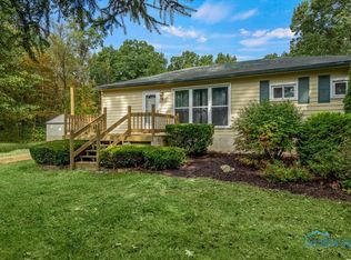 9830 Old State Line Rd, Holland, OH 43528