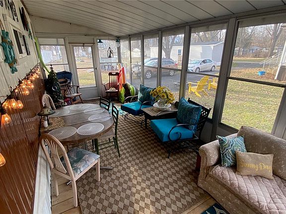 3rd image of 52 Vine Valley Rd