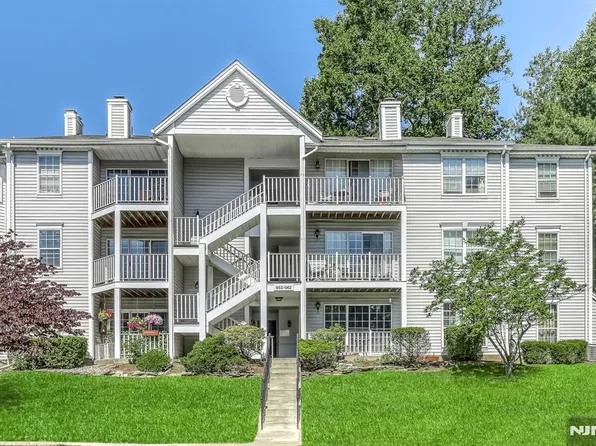 959 Juniper Way, Mahwah, NJ 07430