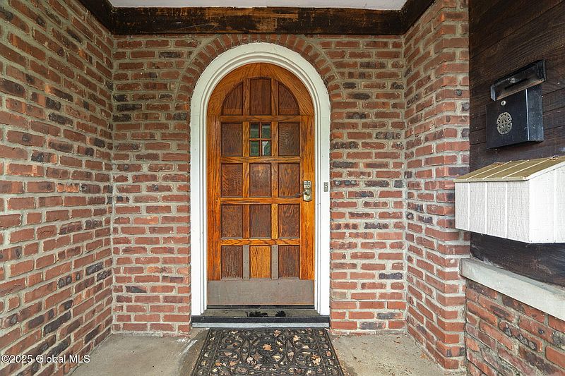 5th image of 1420 Western Avenue
