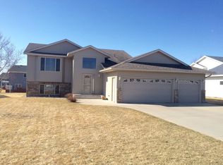 719 Ochotto Lake Dr, Avon, MN 56310