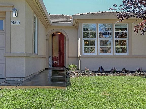 3rd image of 7665 Rosehall Dr