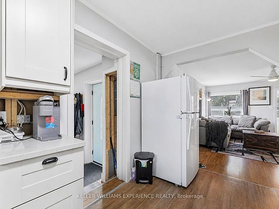 5th image of 3829 Crossland Rd