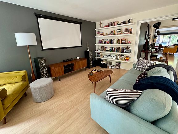 2nd image of 40 Flicker Dr