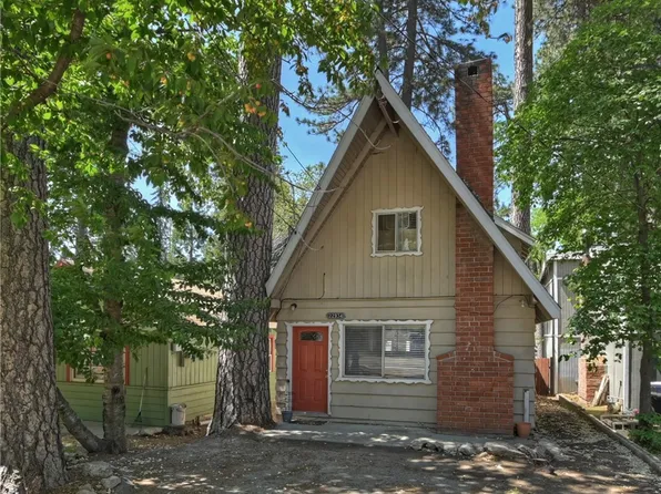 22934 Waters Dr, Crestline, CA 92325