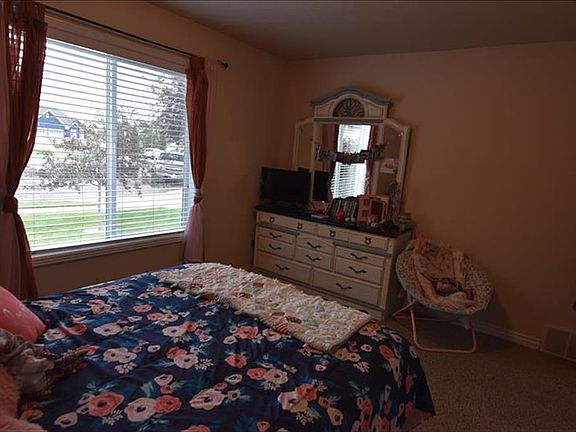 4th image of 2917 Lianne St
