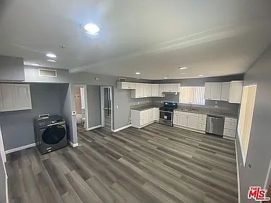1st image of 1423 Centinela Ave #B