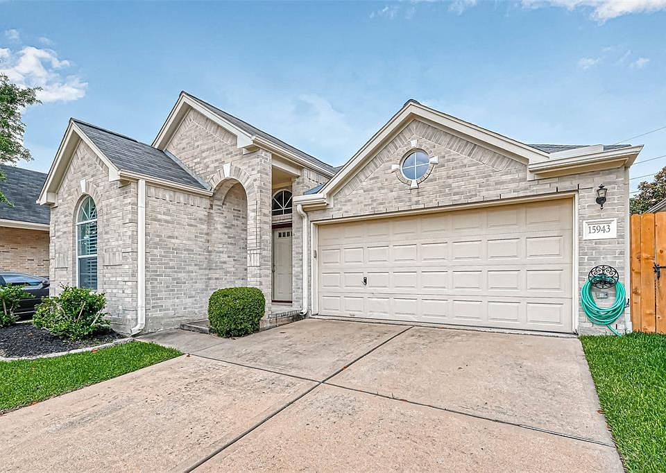 1st image of 15943 Pleasant Green Cir