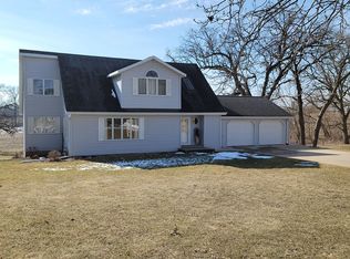 803 Lexington St, Delhi, IA 52223