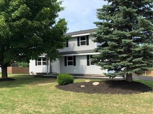 8036 Crockett Dr, Cicero, NY 13039